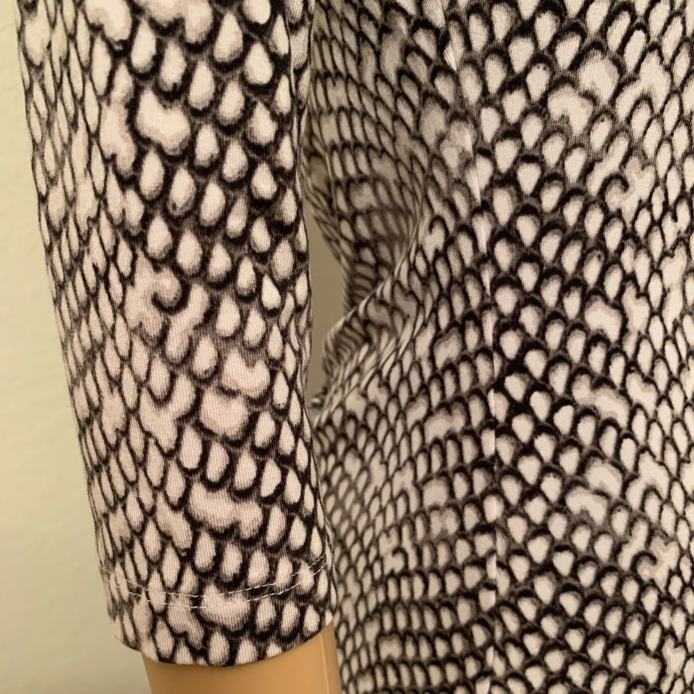 TART Signature Design Top With Cut-Out Back (Size Small) - Picture 5 of 12